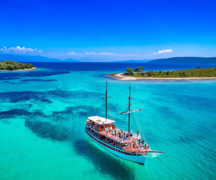 Split: cruise naar 3 eilanden en Blue Lagoon met lunch en drankjes