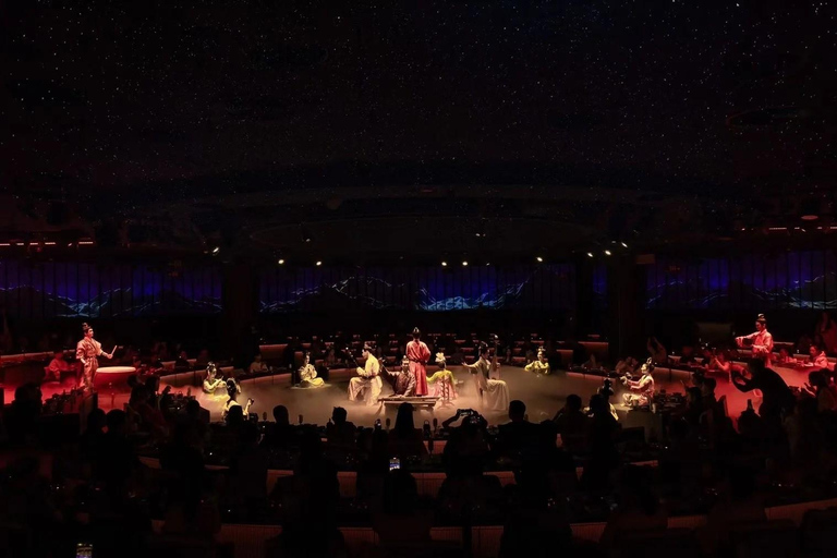 Shanghai: Immersive Han Dynasty Palace Banquet Clothing + Hairstyle + Makeup (excluding meals/photography)