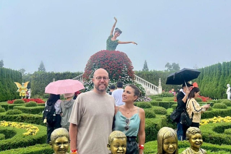 From Da Nang: Ba Na Hills Tour with Golden Bridge & Lunch Group Tour