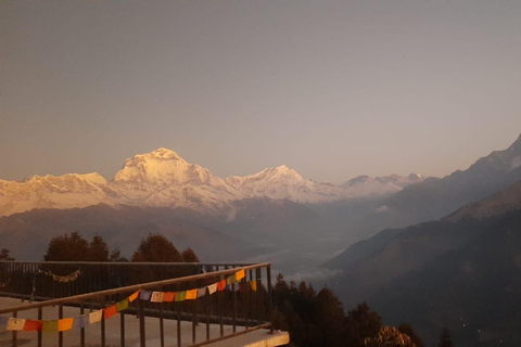 2 nuits et 3 jours de randonnée sur la colline de Poon au départ de Pokhara