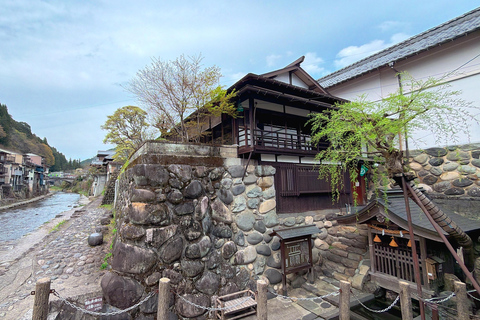 Gujo Hachiman Day Trip: Mountain Castle & Traditional Town The popular Gujyo town tour