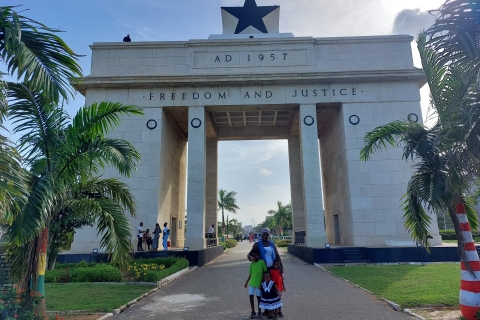 Tour privado de medio día por Accra