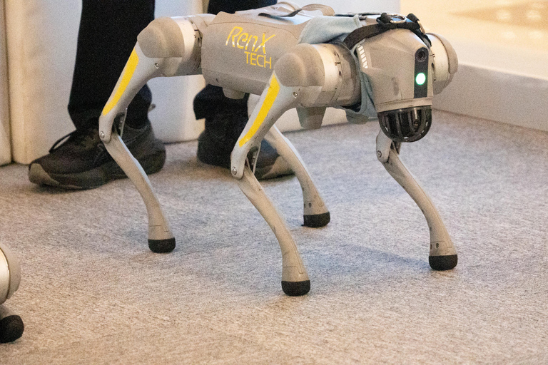 上海：最新日常科技，包括机器人、电动汽车和无人机标准套餐（含无人机送货体验）