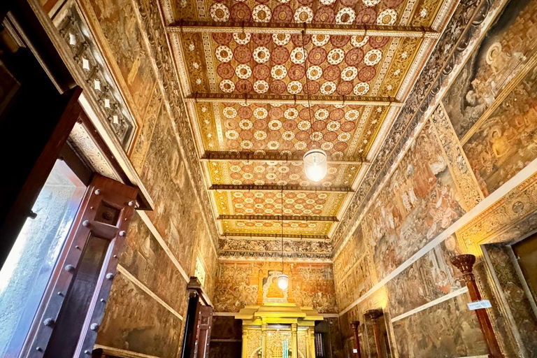 From Negombo: Kelaniya Rajamaha Vihara Guided Temple Tour