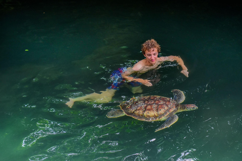 Baraka Aquriuam Nungwi excursión de medio día Zanzíbar