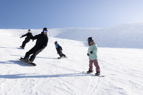 From Queenstown: Cardrona Ski/Snowboard Rentals & Transfer Lift Pass + Snowboard Rentals + Return Queenstown Transfer