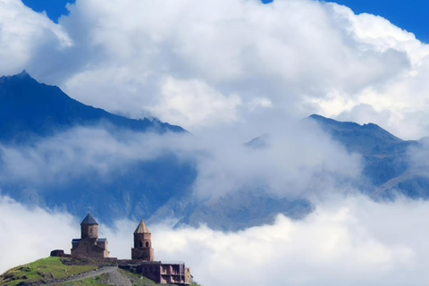 Desde Tiflis : Ananuri - Gudauri y Kazbegi Tour privado