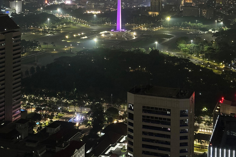 Jakarta: avondwandeltour met snacks en dinerJakarta: nachtelijke wandeltour met snacks en diner