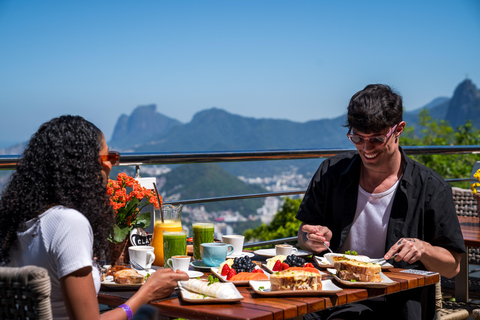 Rio: Sugarloaf Mountain Sunrise with Breakfast & Transfer