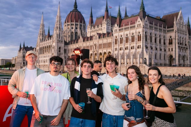 Budapest: crucero por el río con degustación y prosecco ilimitado