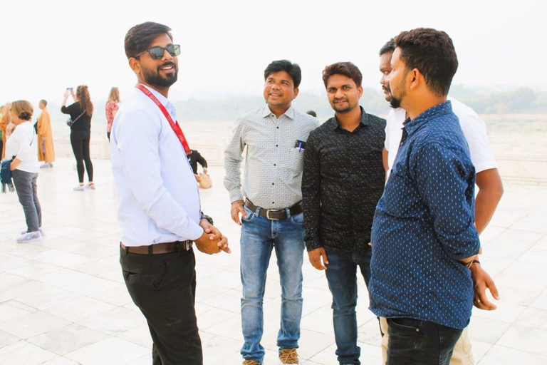 From Delhi: Shared Taj Mahal Guided Tour by Train