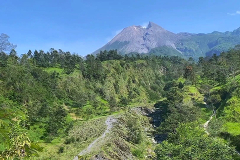 Yogyakarta: Kalitalang-Merapi Hike & Prambanan Tour