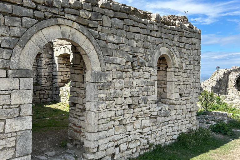 Von der Küste zu den Bergen: Albaniens Sieben-Städte-Tour