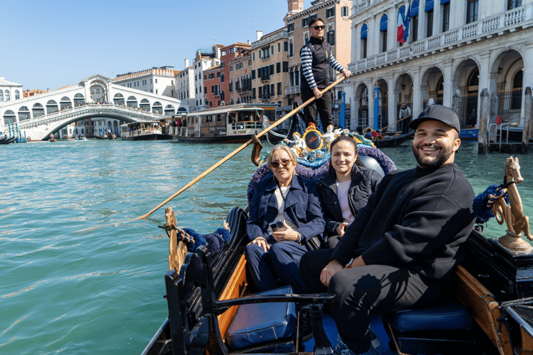 Venice: St. Mark's, Doge's Palace, Rialto, and Gondola Tour Shared Gondola: 30-minute ride across the Grand Canal