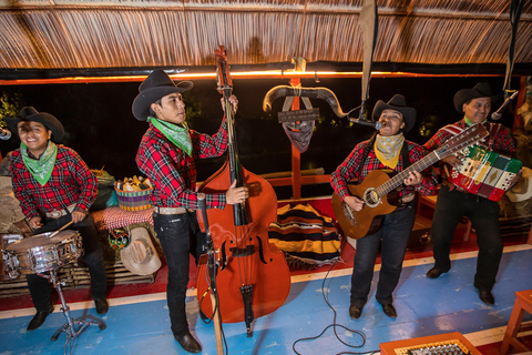 Z Cancun: wstęp do parku Xoximilco z opcją all inclusiveZ Cancun: wejście do parku Xoximilco