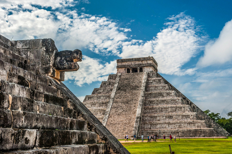 Cancún: Chichen Itza, Cenote & Valladolid Tour met LunchPrivétour met ophaalservice vanaf je hotel