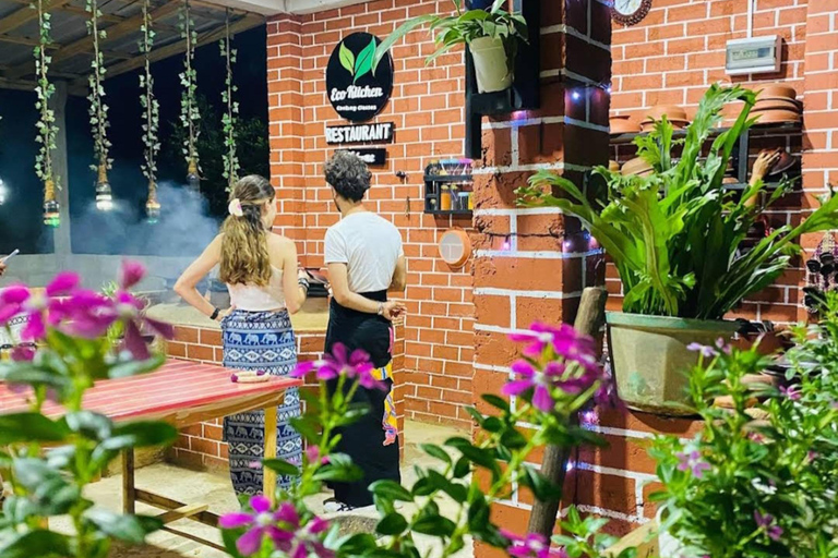 Cook Like a Local: Sri Lankan Rice & Curry Class in Sigiriya