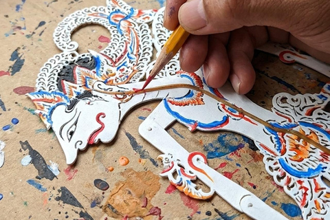 Yogyakarta: Wayang Show, Carving, and Painting Experience