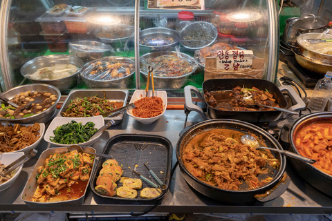 Seúl: Visita al Palacio de Gyeongbokgung y Comida en el Mercado Auténtico