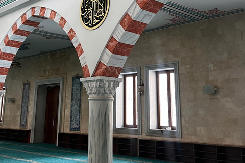 Accra Walking Tour: Nima, Culture, Gems & National Mosque