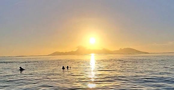 Tahiti: Private Sunset Lagoon Boat Cruise