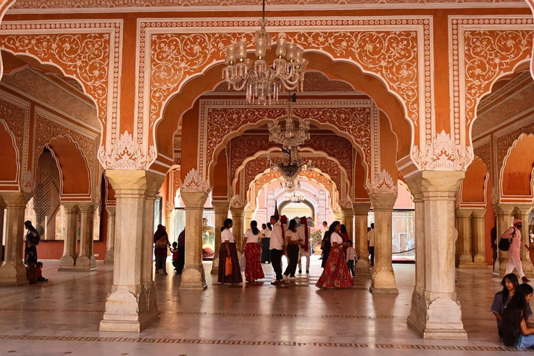 Jaipur : visite guidée privée d&#039;une journée ou d&#039;une demi-journée en voitureVisite d&#039;une journée en voiture avec chauffeur, guide et billets d&#039;entrée