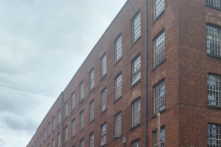 Manchester: Geführter Rundgang durch 5 Stadtteile mit Kopfhörern