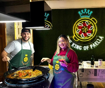 Madrid: The Original Paella and Sangria Workshop with Tapas
