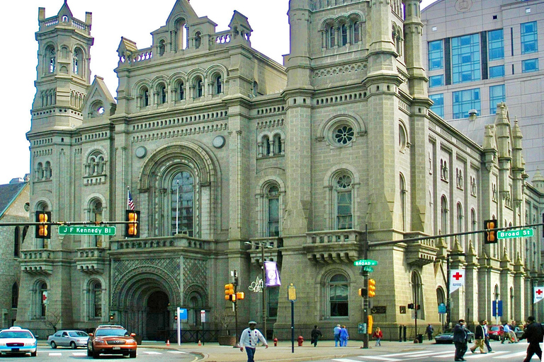 From NY: Lancaster Pennsylvania and Philadelphia day Tour English Tour