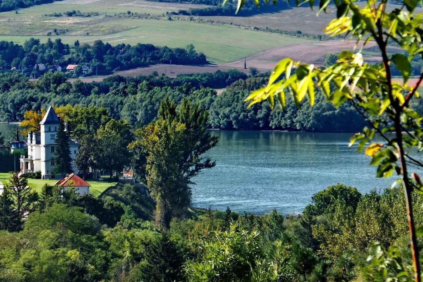 Danube Bend Day Trip - Nature Escape to Zebegény