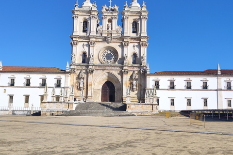 From Lisbon: Medieval Tour, Batalha, Tomar, Alcobaça, Óbidos Private Tour Option