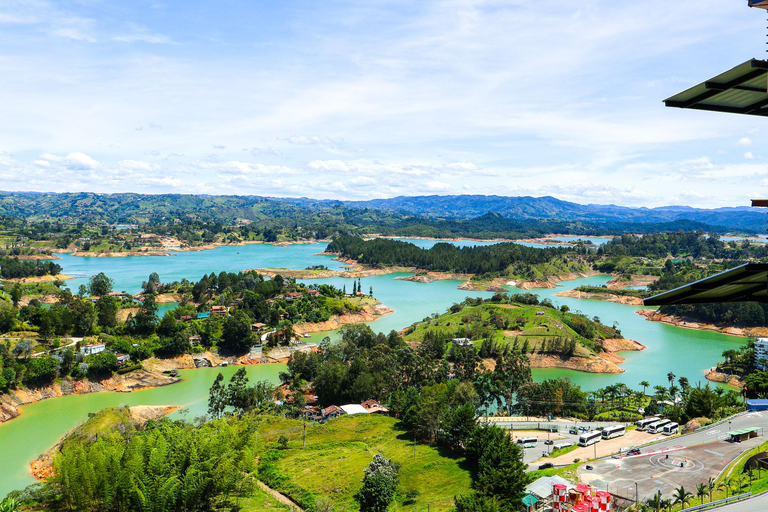 Medellín: Guatape Day Tour Śniadanie, rejs, Piedra Peñol