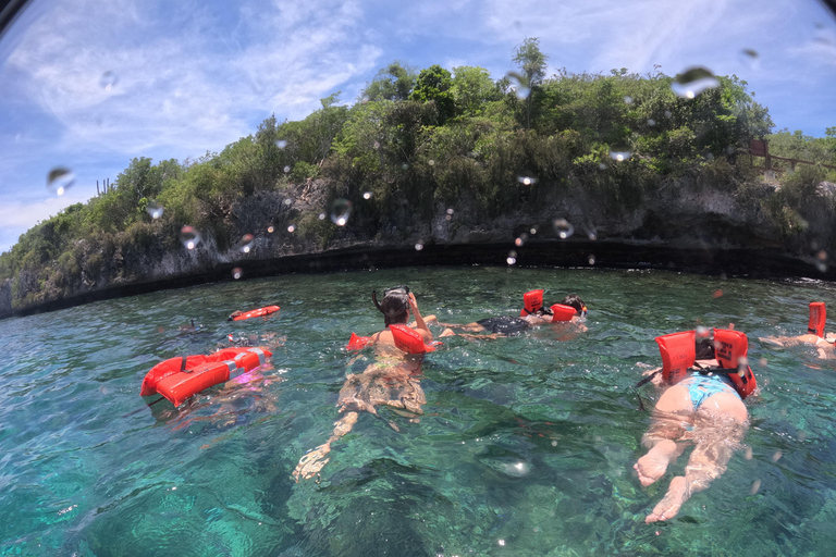 From Punta Cana: Catalina Island with Lunch & Transportation SNORKELING PACK