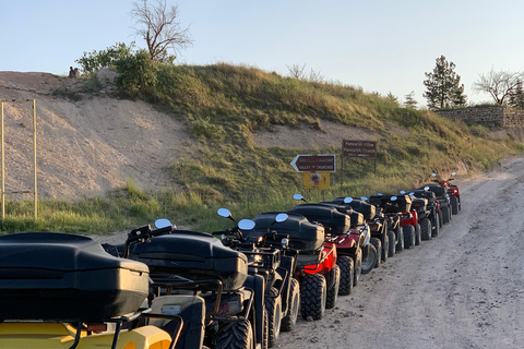 Balade en quad au coucher du soleil en Cappadoce avec traversée de la rivièreExcursion de 2 heures en quad au coucher du soleil