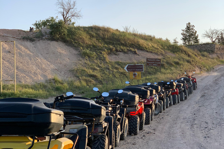 Balade en quad au coucher du soleil en Cappadoce avec traversée de la rivièreExcursion de 2 heures en quad au coucher du soleil