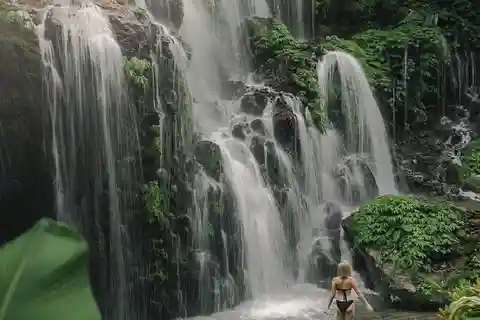 Bali: Leke Leke, Munduk, & Banyumala Waterfalls Private Tour