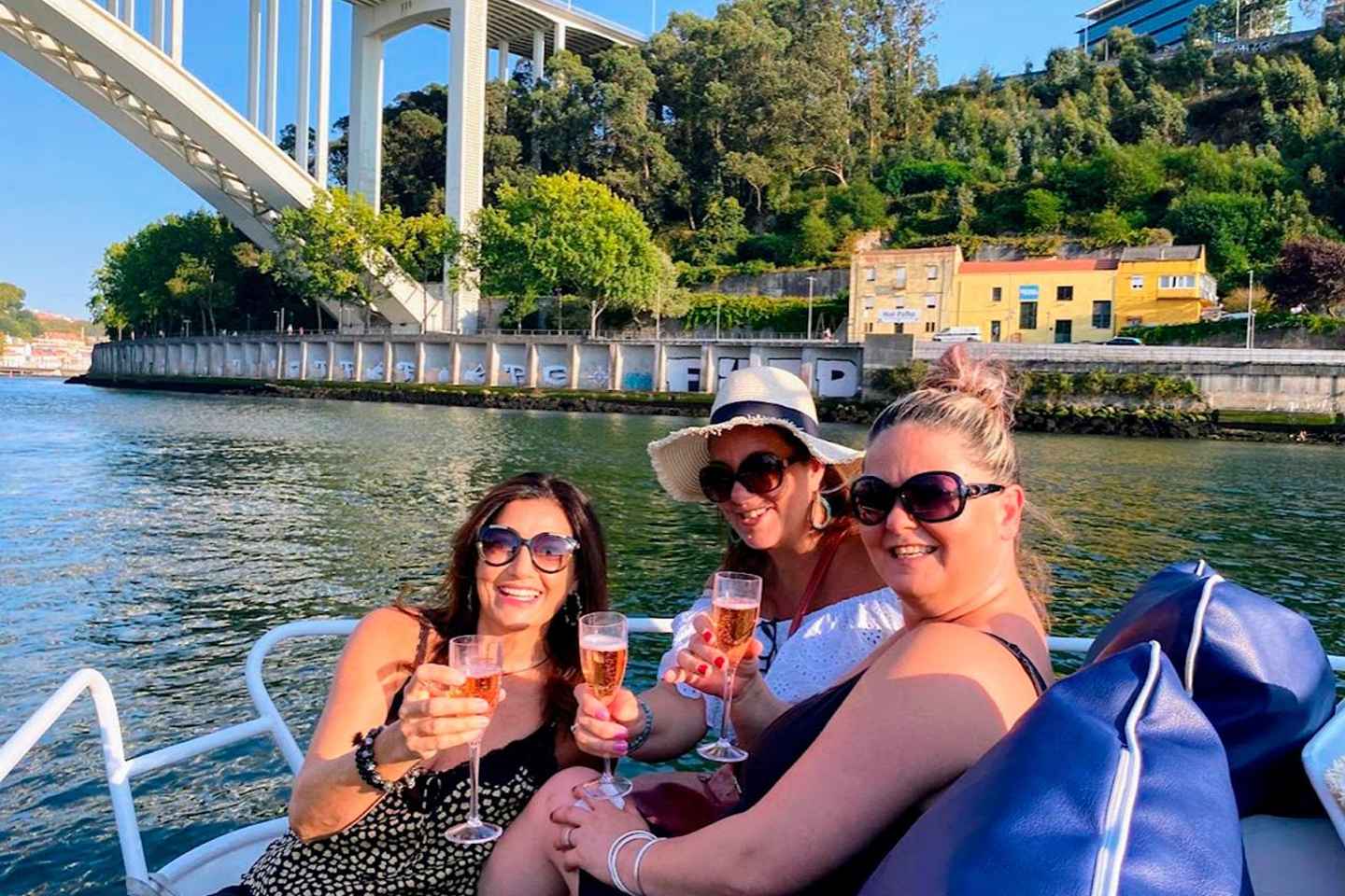 Porto: Douro Cruise, 6 Bridges & 4 Port Wines (Max 7) - Daytime Cruise — with wine tasting