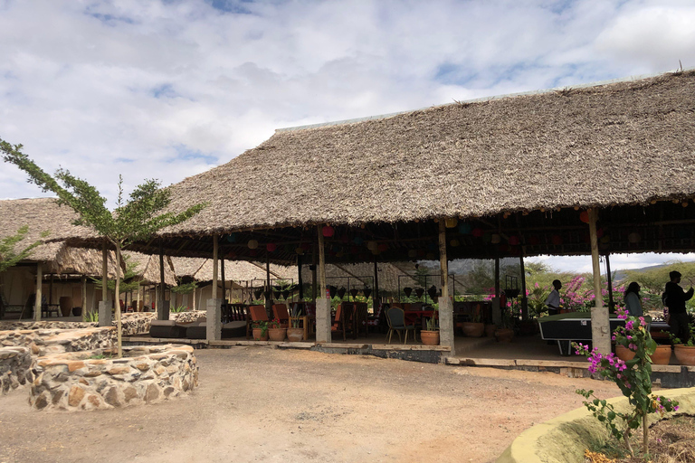 Nairobi: Excursión de un día al Lago Magadi con experiencia en campo de tiro