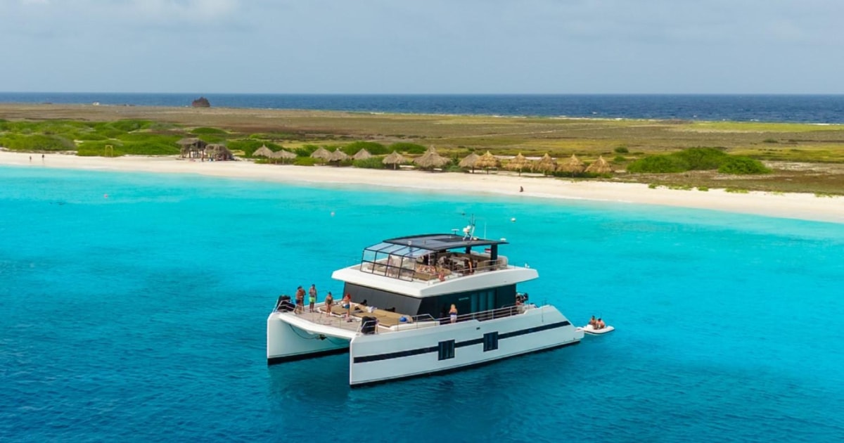 Excursión a Klein Curaçao en Catamarán de Lujo | GetYourGuide