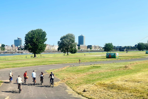 Düsseldorf: 3-Hour Guided Highlights Bike Tour Düsseldorf Highlights: 3-Hour Guided Bicycle Tour in a Mixed Group