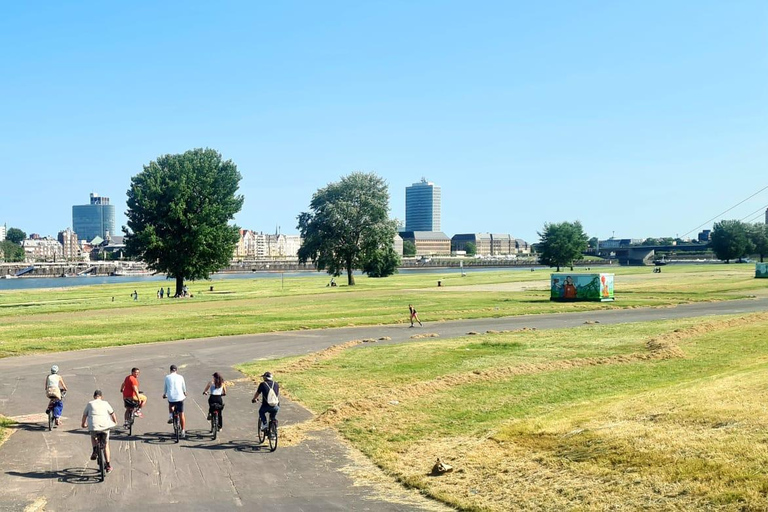 Düsseldorf: 3-Hour Guided Highlights Bike Tour Düsseldorf Highlights: 3-Hour Guided Bicycle Tour in a Mixed Group