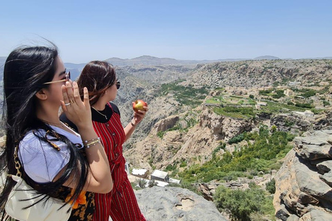 Muscat: Private Full Day Trip to Nizwa and Al Jabal Akhdar