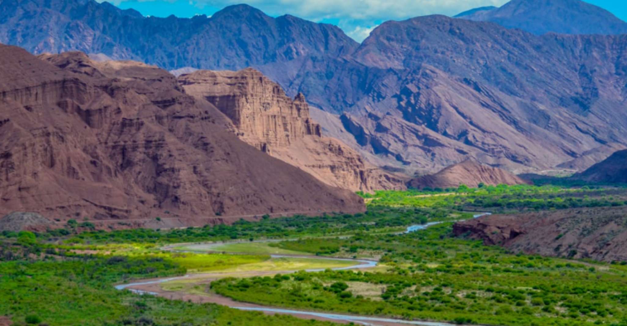 From Salta, Cafayate, land of wines and imposing ravines - Housity
