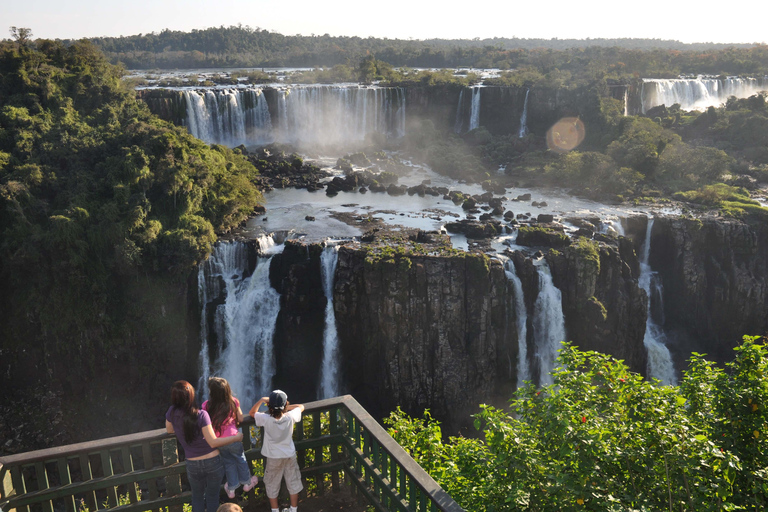 Tour Cataratas del Iguazú en Brasil y Argentina, 1 día.Excursión de un día, ambos lados de las Cataratas en 1 día.