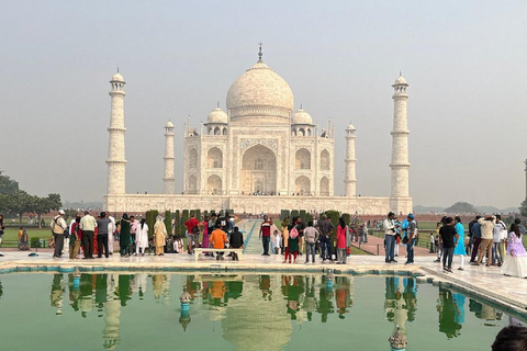 Taj Mahal Private Guided Tour w/ Skip-the-Line Express Entry Tour with Local Expert Tour Guide Only