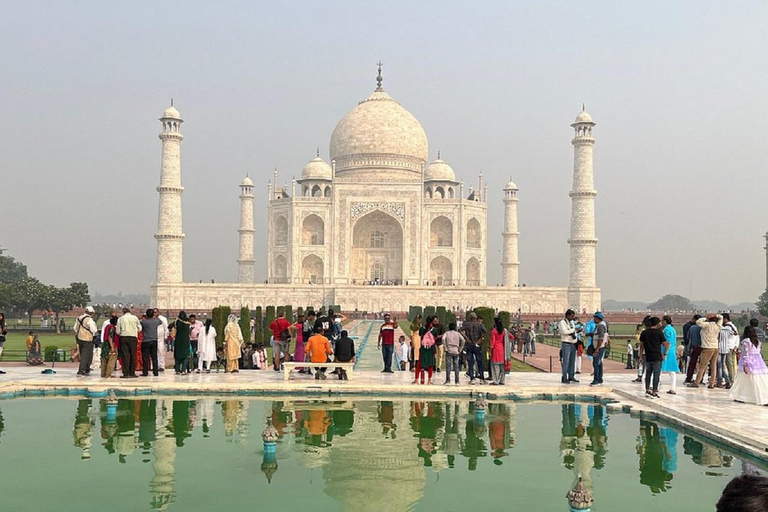 Taj Mahal Private Guided Tour w/ Skip-the-Line Express Entry Tour with Local Expert Tour Guide Only