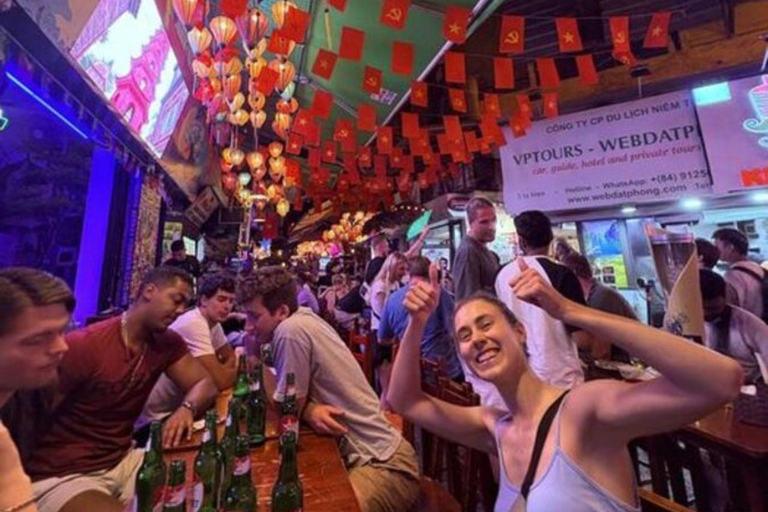 Da Nang: Nightlife Tour & Pub Crawl with Rooftop Bar & Clubs Da Nang: Guided Nightlife Tour with Rooftop, Club, Bar Visit