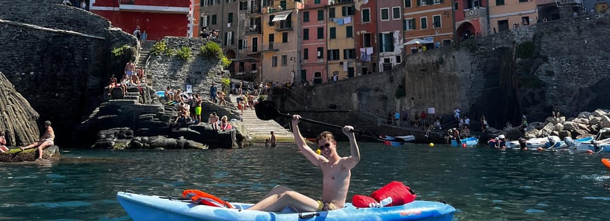 EXCURSION EN KAYAK DANS LA GROTTE AUX REQUINS