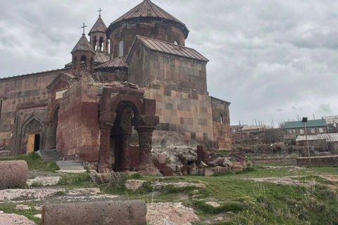 Yerevan: Gyumri & Harichavank Monastery Private Day Trip