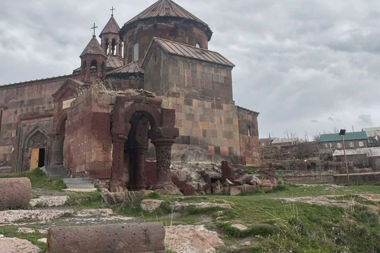 Yerevan: Gyumri & Harichavank Monastery Private Day Trip
